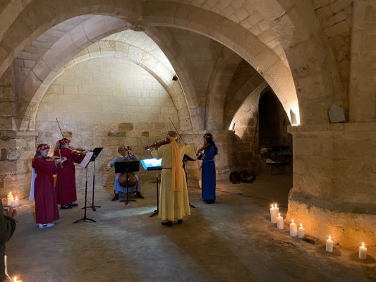 Musiciens dans la crypte St-André à Mortagne